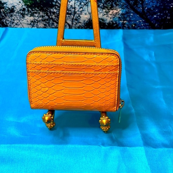 Michael Kors Jet Set Card Wallet NWT in Cider Gold “Alligator” Embossed - Picture 3 of 7